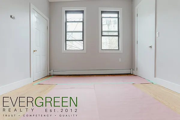 Rented by Evergreen Apartments BK | media 4