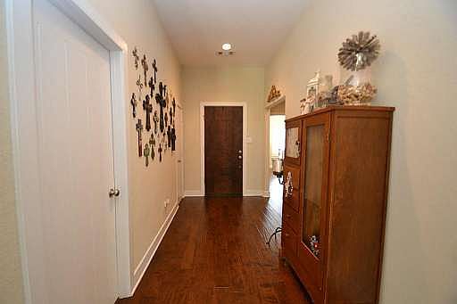 5th image of 6053 Yale Village Dr