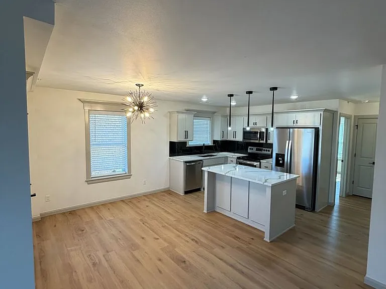 103 N Atlanta St — Photo 3