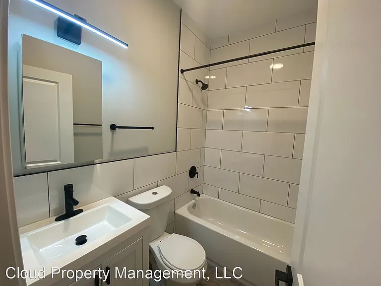 2401 S Homan Ave #2F — Photo 4