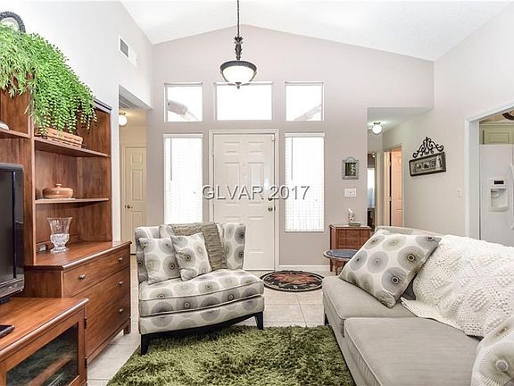 2nd image of 295 Grand Teton Dr