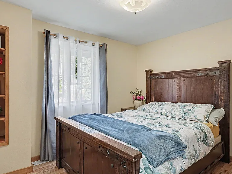 27523 NE 31st Ct — Photo 11