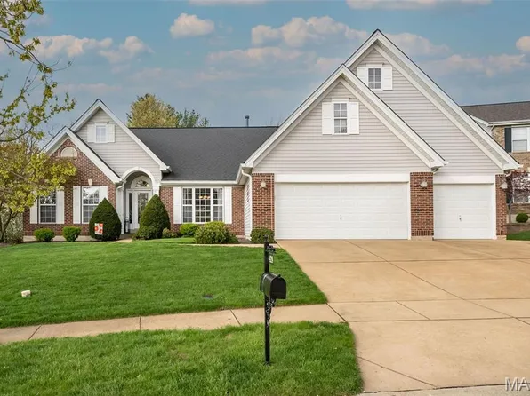 4424 Saddle Mount Dr, Saint Louis, MO 63129