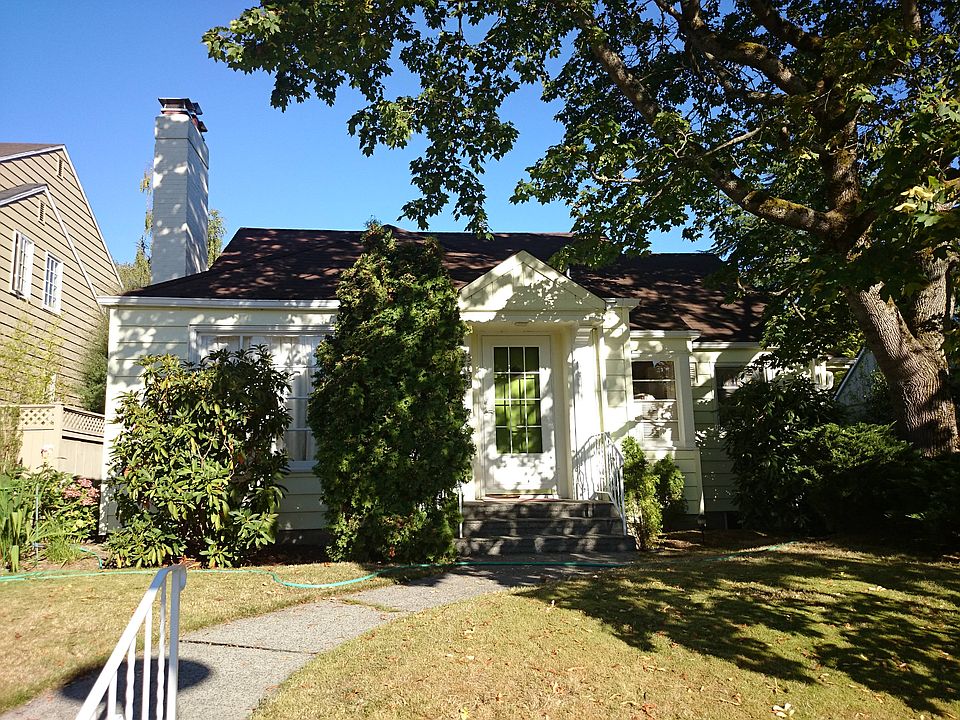 2nd image of 3832 41st Ave NE