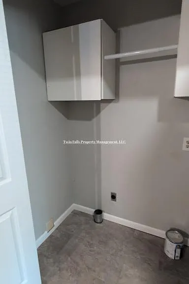 256 Crestview Dr — Photo 11