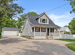 26114 Loomis Rd W, Waterford, WI 53185