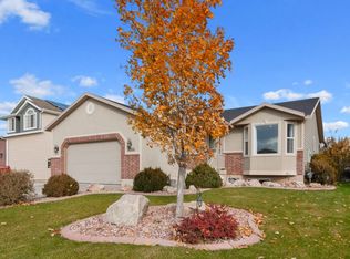 1686 N 2400 W, Clinton, UT 84015