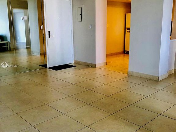 5th image of 3600 NE Mystic Pointe Dr #1510