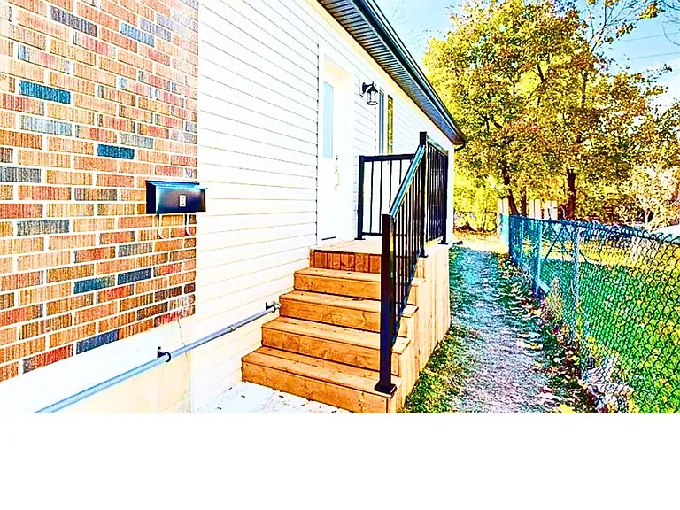 77 Godfrey Dr — Photo 14