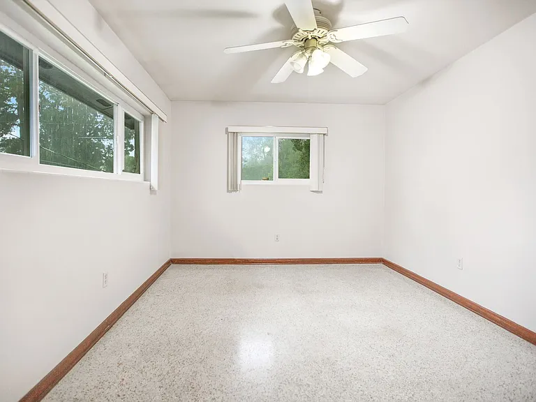 1820 NW 10th St — Photo 55