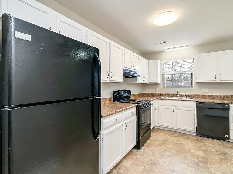 (Achjcp) Brownstone Way Apts (20 Units) - 8 — Photo 6