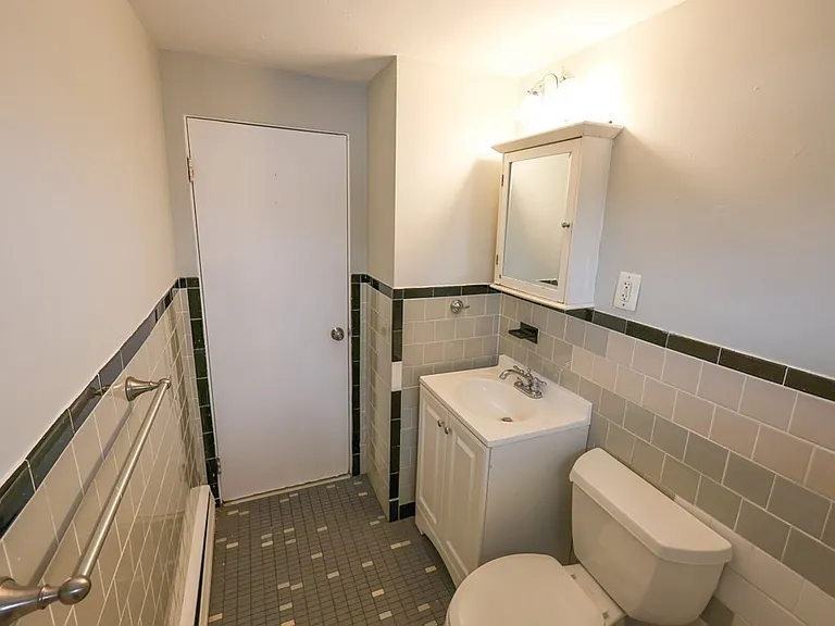 18 Essex St #3 — Photo 4