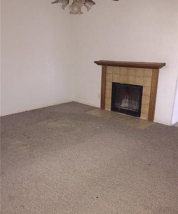 3rd image of 401 Weaver St
