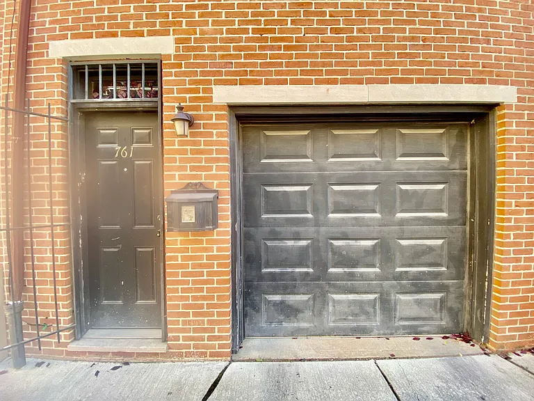 761 S Mole St — Photo 2