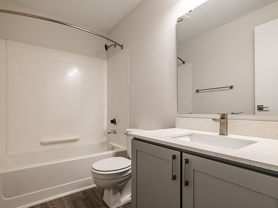 1202 Pearl Apartment Rentals - Tacoma, WA | Zillow