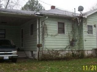 821 Jenkins St, Murphysboro, IL 62966