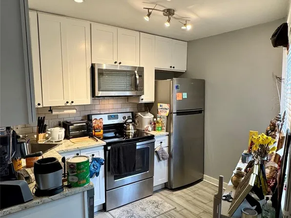 1840 Burton Dr APT 198, Austin, TX 78741