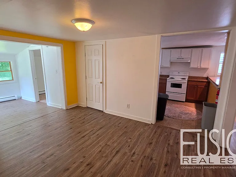 446 Colchester Ave — Photo 18