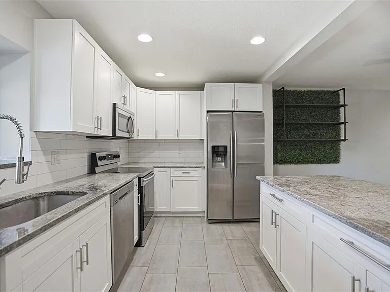 727 N Himes Ave — Photo 19