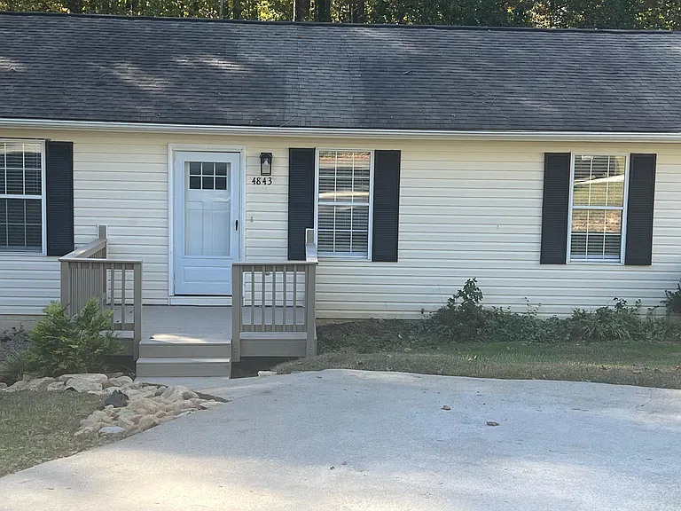 4843 Victoria Ct — Photo 2
