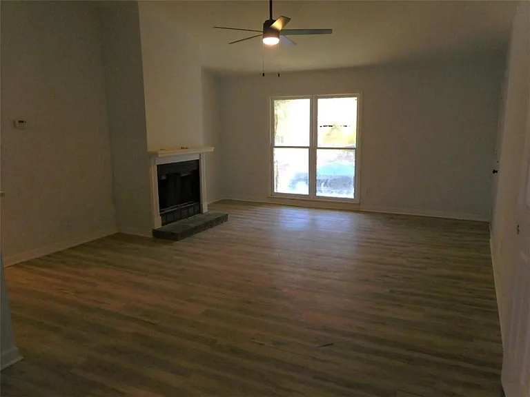 1286 Britain Dr — Photo 2