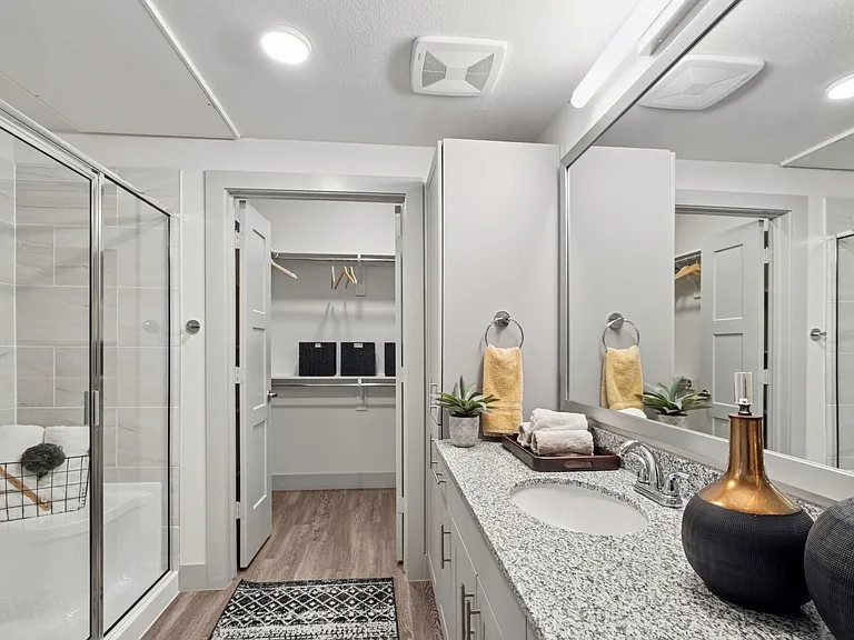Promenade Apartments — Photo 7