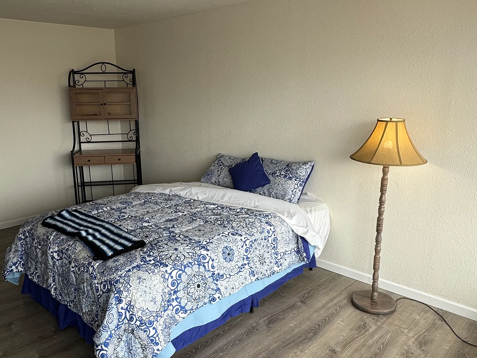 Kingman Studio Apartments — Photo 3