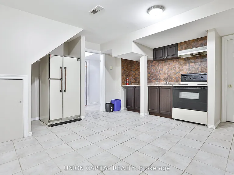 168 Old Sheppard Ave #BASEMENT — Photo 3