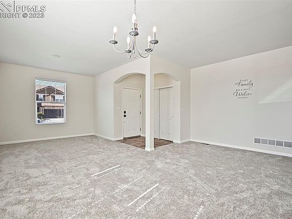 4th image of 2171 Capital Dr