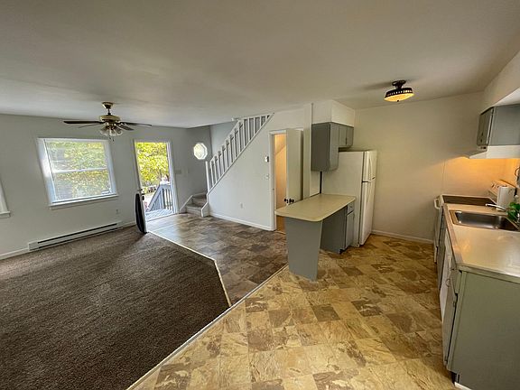 5th image of 15 Brookeville Ter