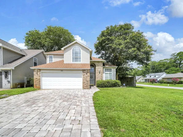 1068 Windmill Dr NE, Fort Walton Beach, FL 32547