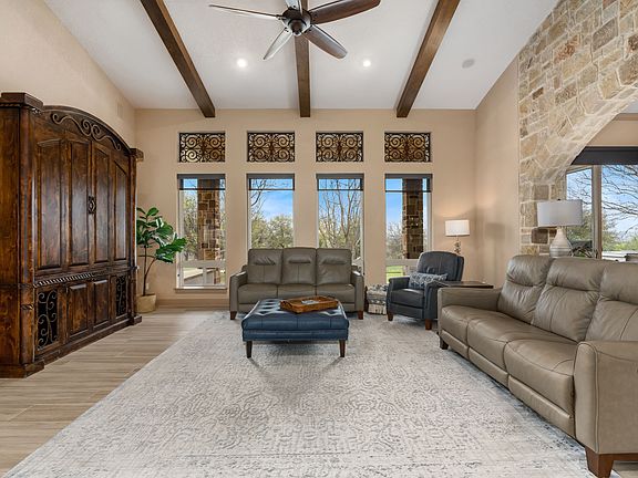 5th image of 1090 Provence Pl