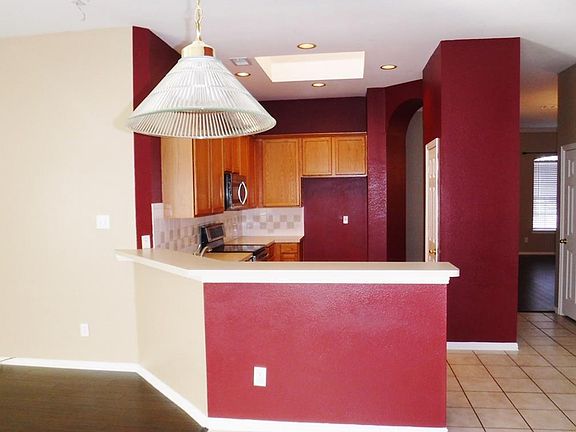 5th image of 7912 Fox Chase Dr