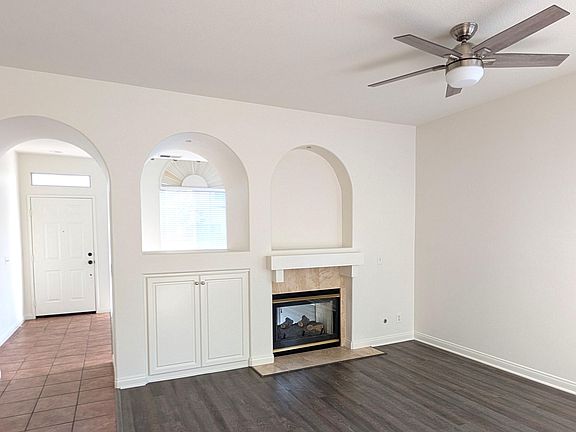 3rd image of 1 Halcyon Ln