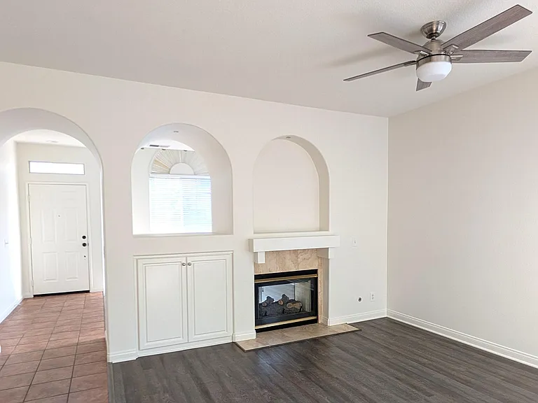 1 Halcyon Ln — Photo 3