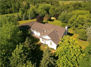 498 Sleepy Hollow Dr, Roberts, WI 54023