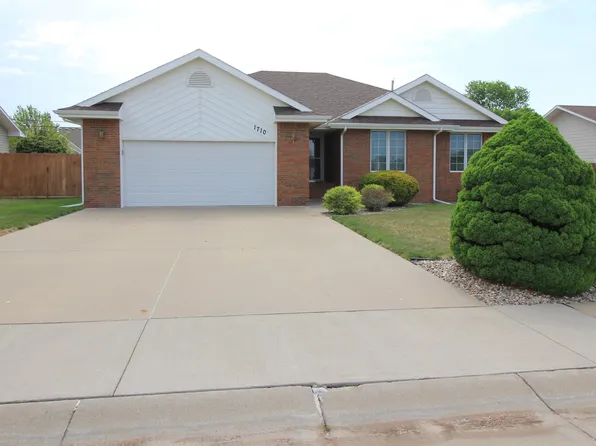 1710 Harvest Rd, Hays, KS 67601