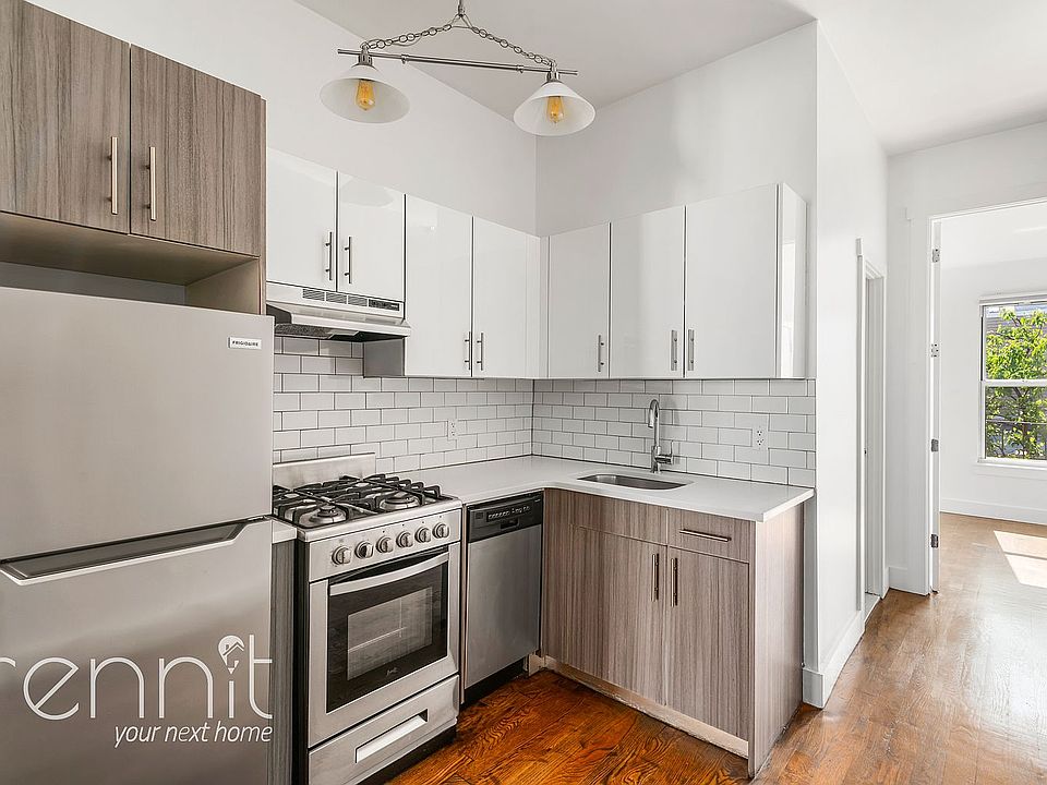 1st image of 377 Manhattan Ave APT 2L