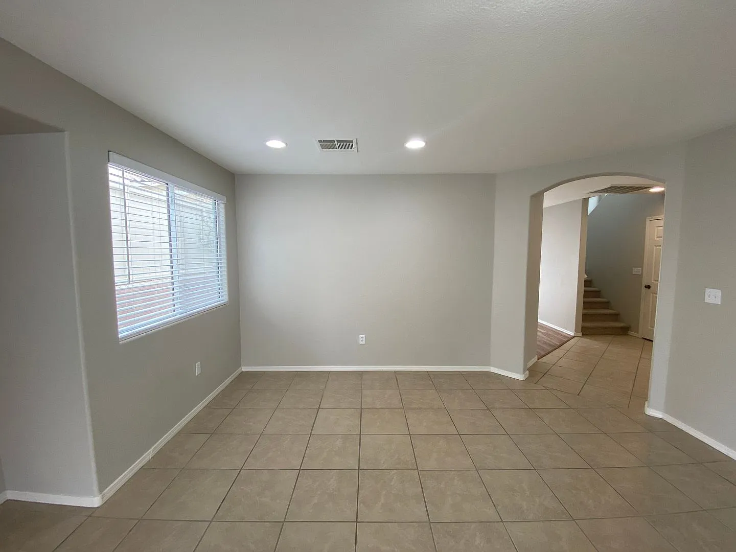 Incredible Las Vegas home close to Majestic Park and CC 215. — Photo 4