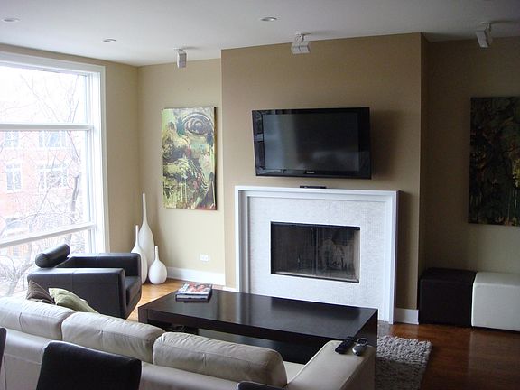 2nd image of 3321 N Sheffield Ave Unit 3