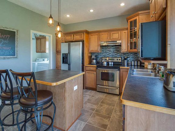 4th image of 11929 Arrowhead Dr