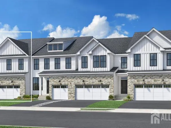 7 Colt Ln, Manalapan, NJ 07726