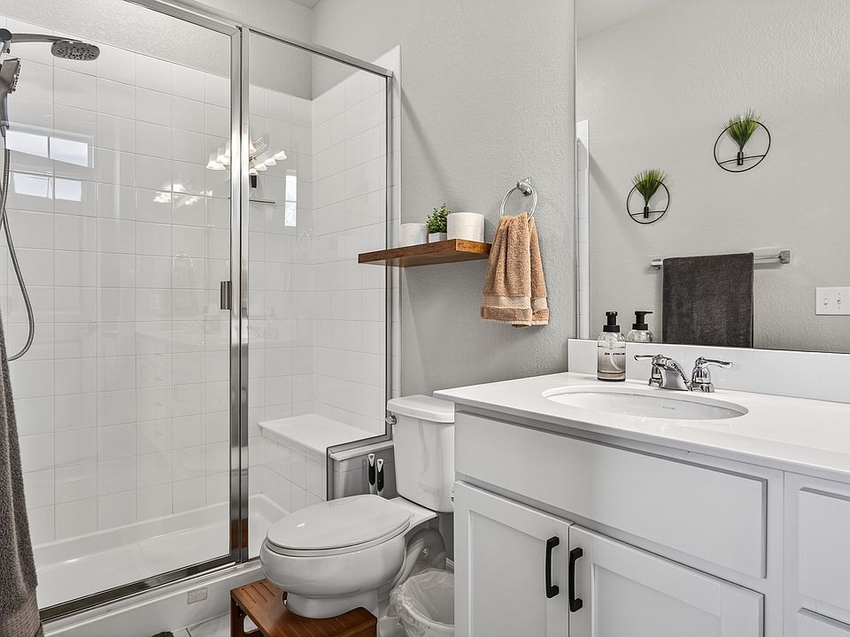 1st image of 1370 Hoyt St #1
