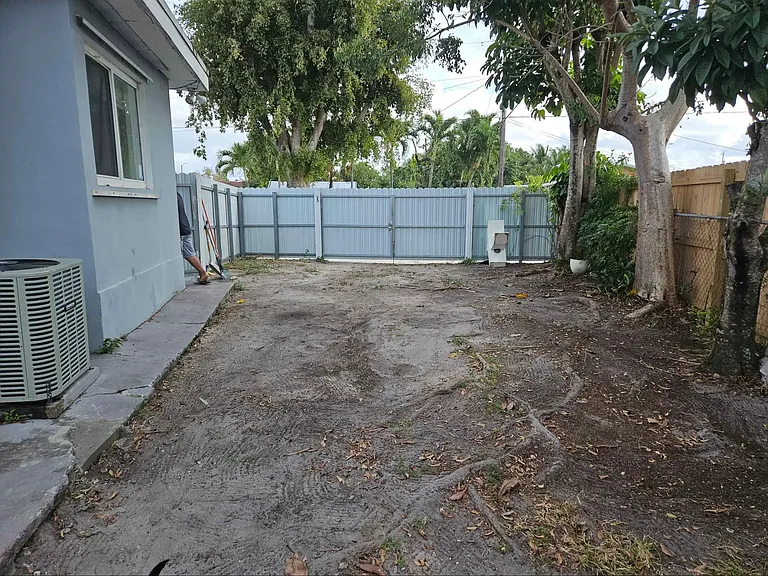 5350 E 3rd Ave — Photo 19