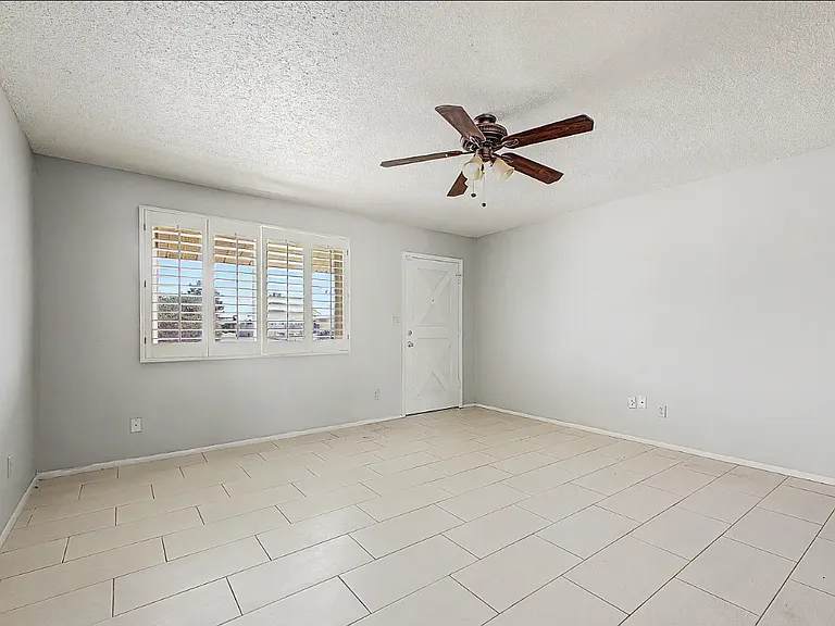 1000 E Loyola Dr — Photo 22
