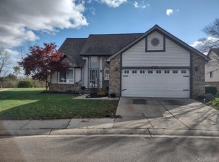 46470 Heather Ln, Chesterfield, MI 48051