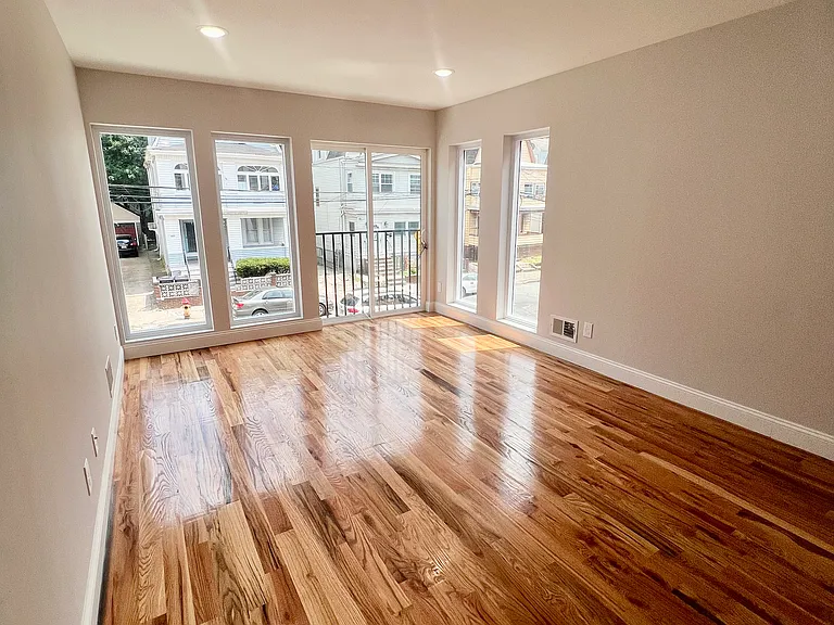 879 S 18th St #1 — Photo 20