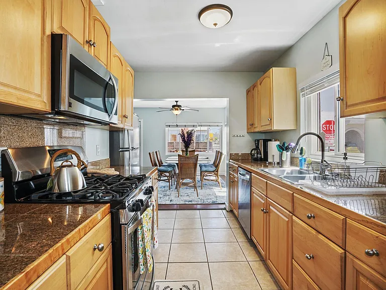 815 El Carmel Pl — Photo 11