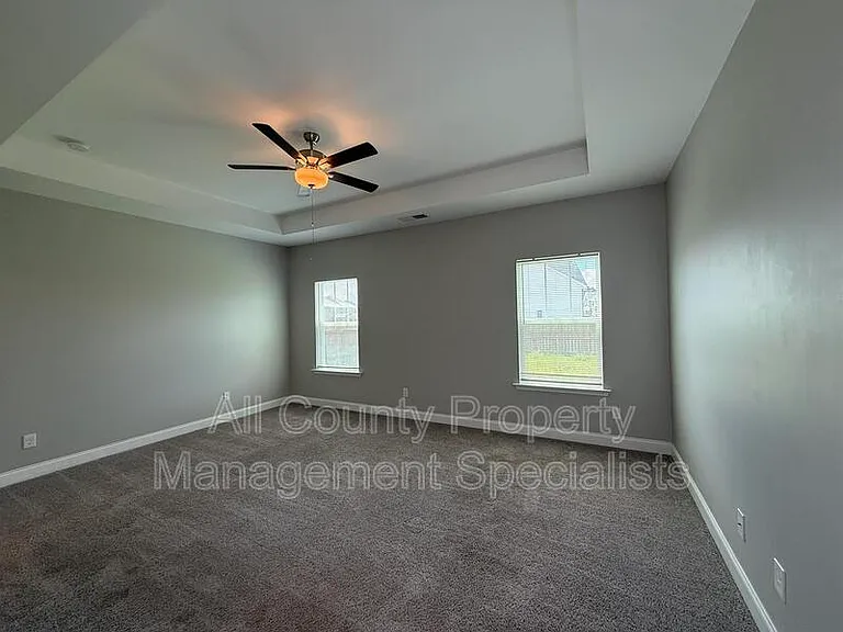 333 Underhill Dr — Photo 5