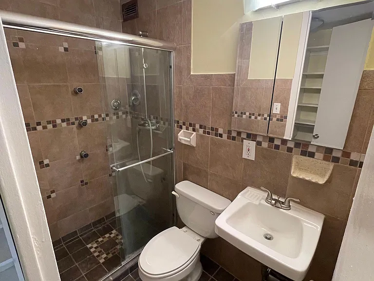 1450 E 55th Pl #318S — Photo 11